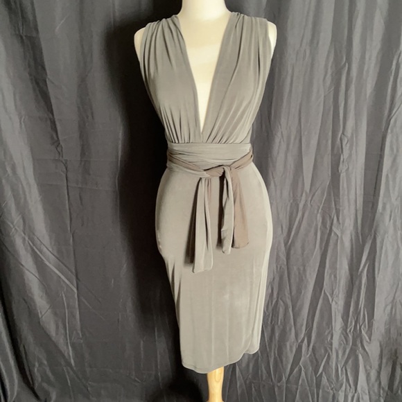 Green infinity dress. - Picture 3 of 10